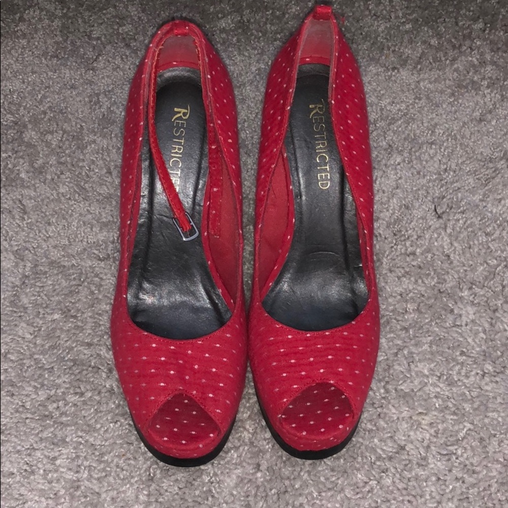 Red pokadot vintage wedged heels